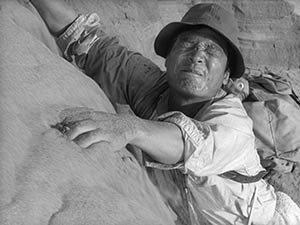 Eiji Okada in Woman in the Dunes (1964) 
